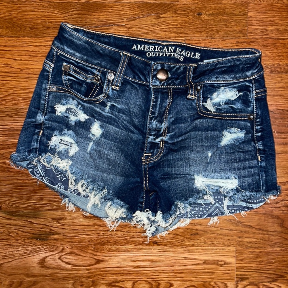 American Eagle women’s shorts